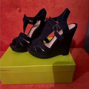 Gianni Bini Black Wedge Sandals